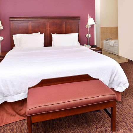 Hampton Inn & Suites Мансі Екстер'єр фото