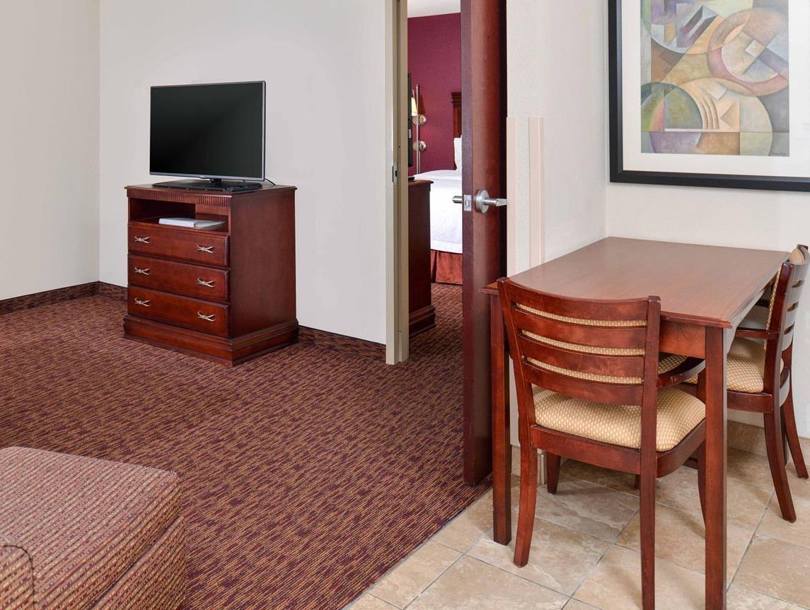 Hampton Inn & Suites Мансі Екстер'єр фото