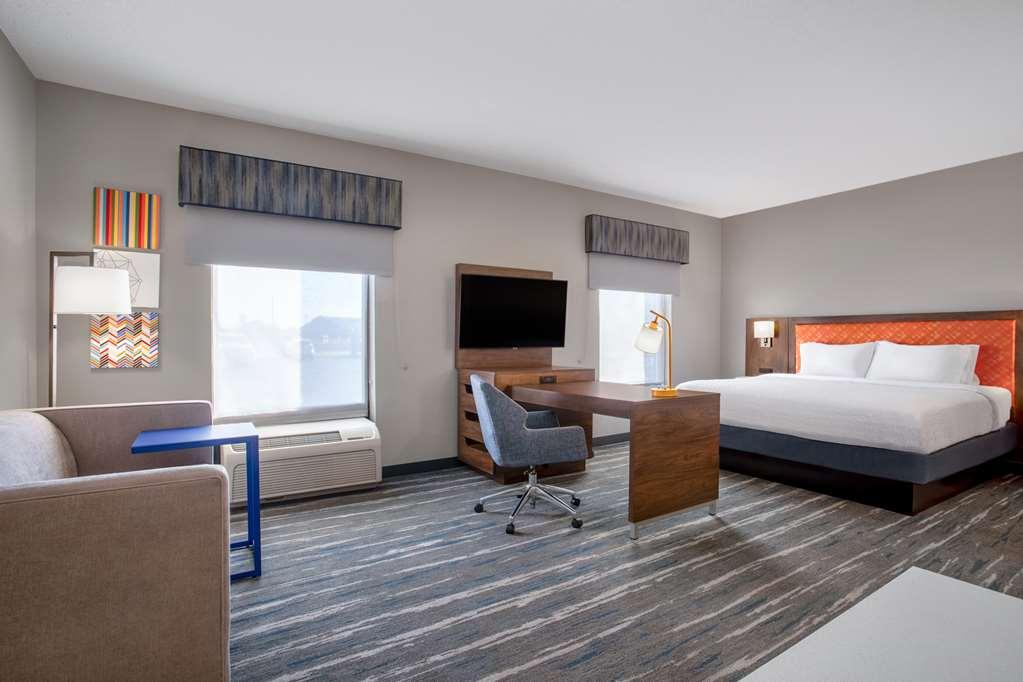 Hampton Inn & Suites Мансі Номер фото