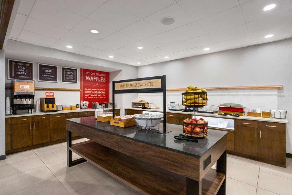 Hampton Inn & Suites Мансі Ресторан фото