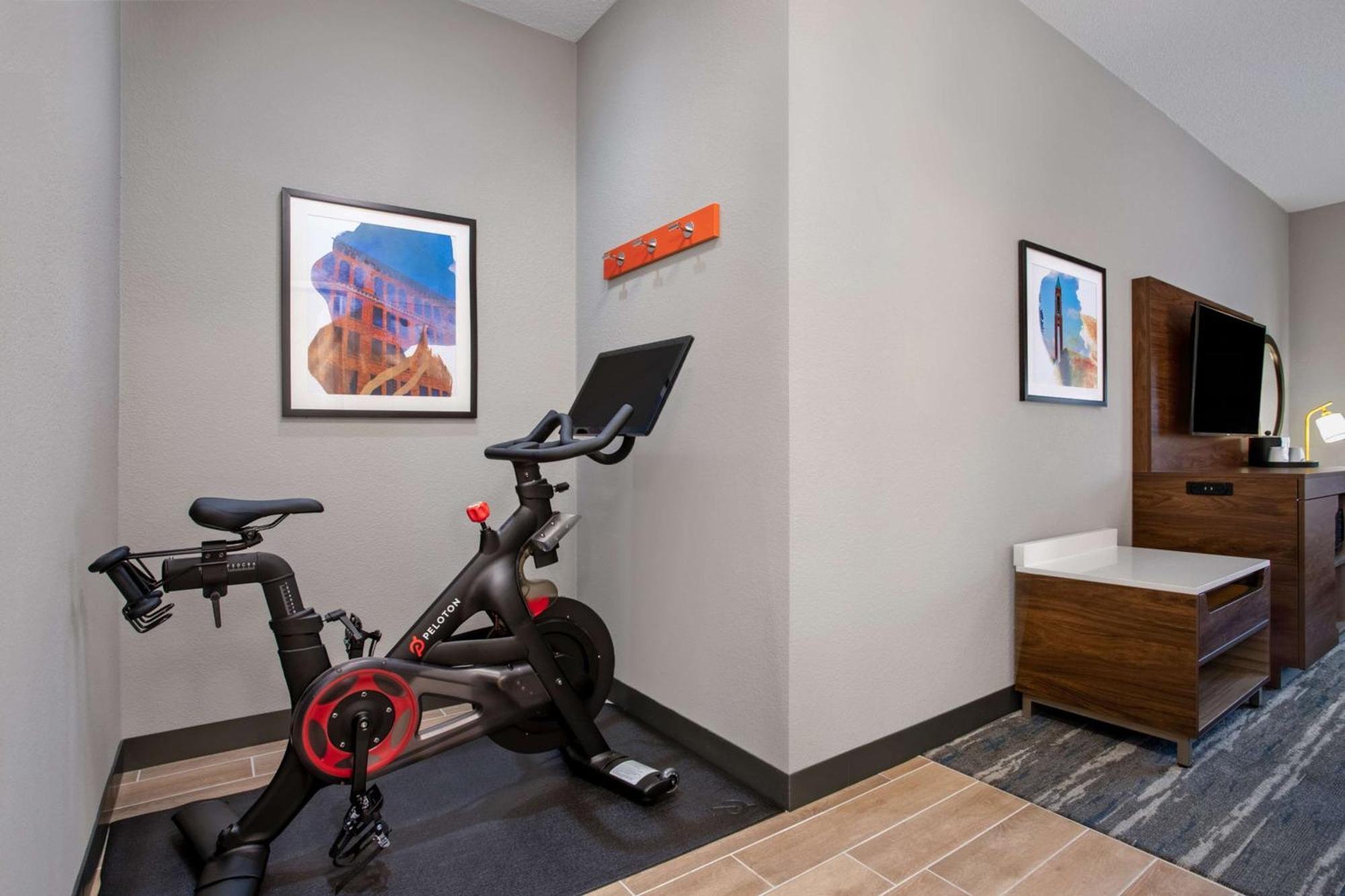 Hampton Inn & Suites Мансі Екстер'єр фото
