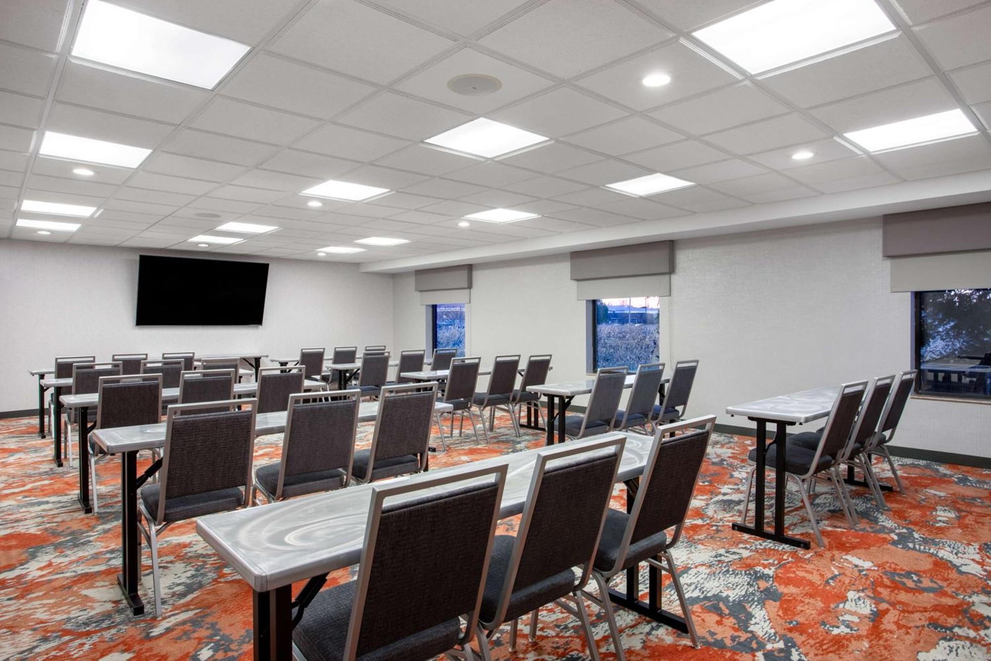 Hampton Inn & Suites Мансі Екстер'єр фото