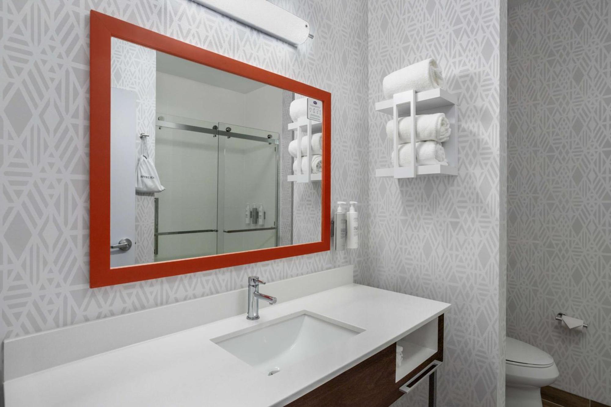 Hampton Inn & Suites Мансі Екстер'єр фото