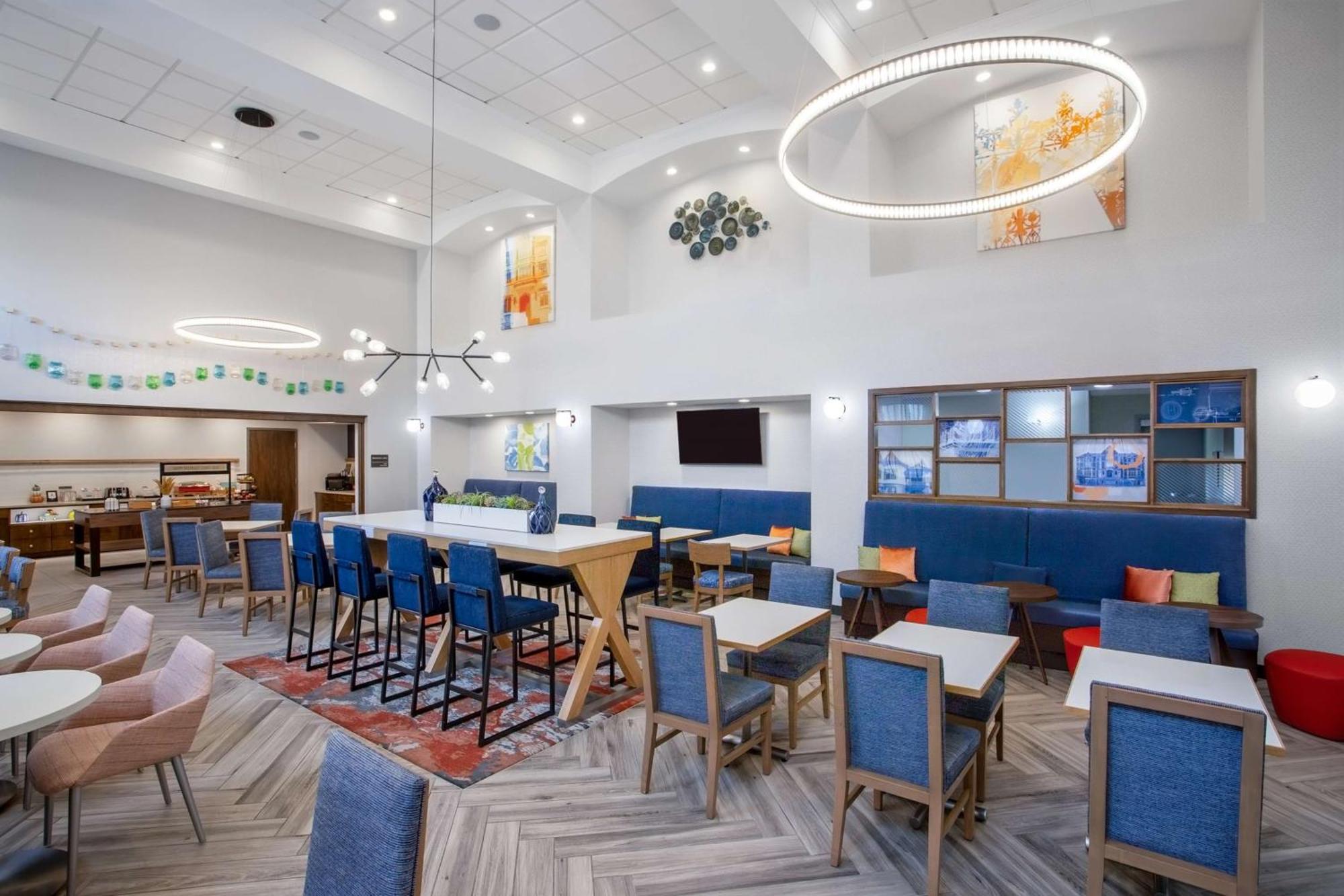 Hampton Inn & Suites Мансі Екстер'єр фото
