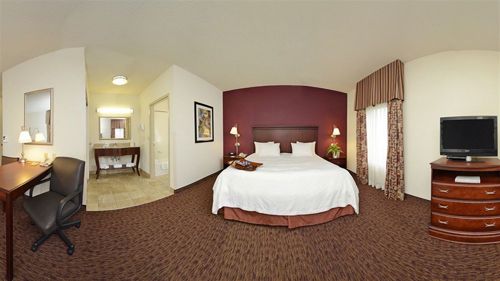 Hampton Inn & Suites Мансі Екстер'єр фото