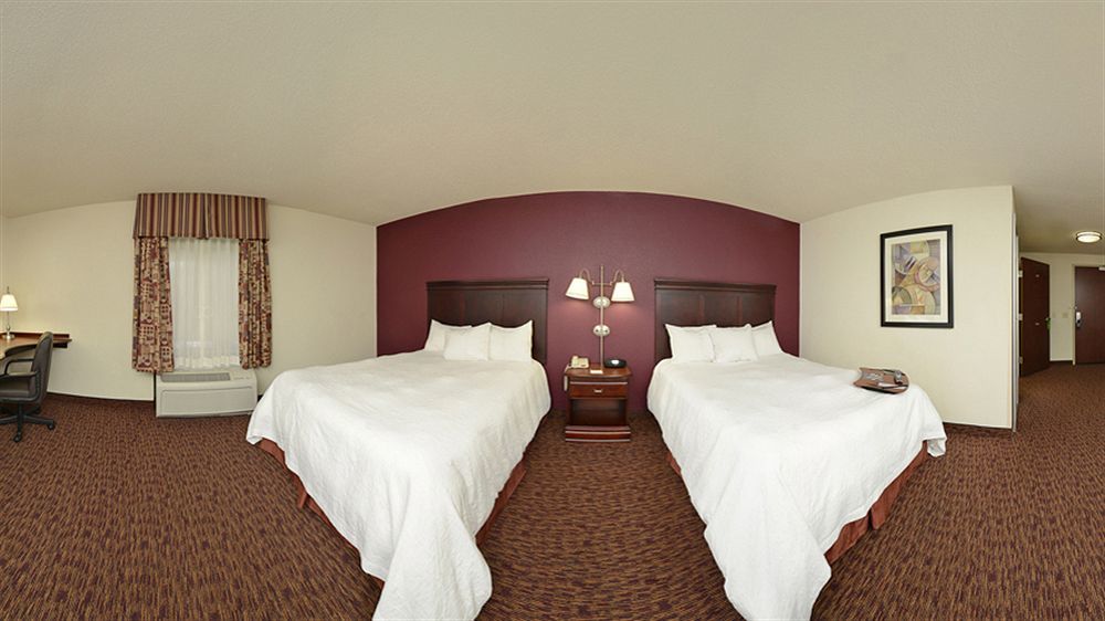 Hampton Inn & Suites Мансі Екстер'єр фото